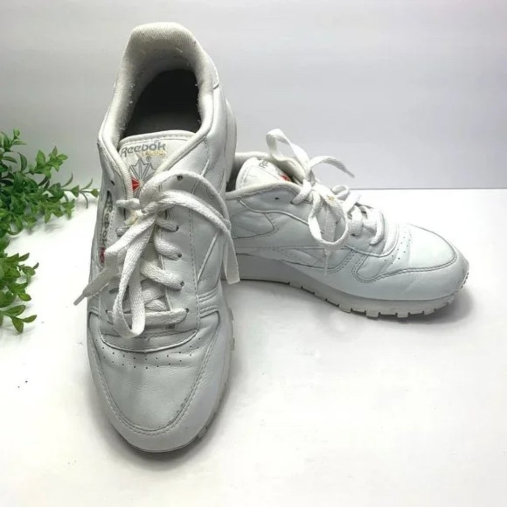 Reebok Women's Classic Vintage British Lace Up Sneakers Leather White 9.5